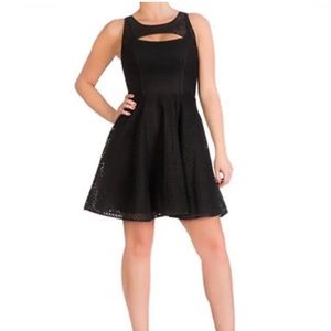 Guess Women’s Jet Black Eyelet Lined Mixed Media Dress 100% Cotton Size 6